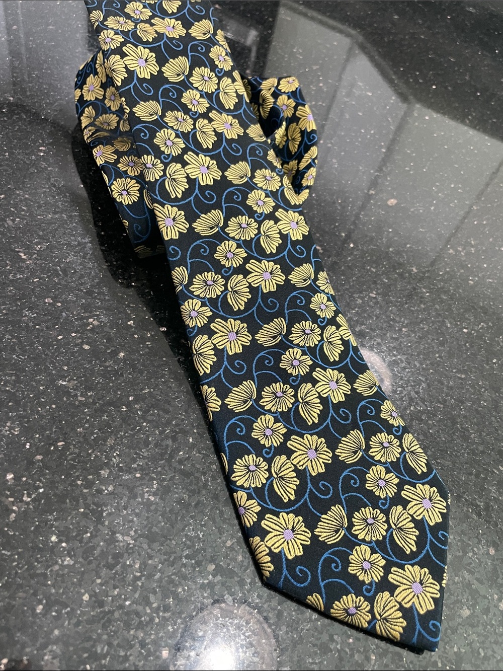 Sean John Floral 100% Silk Tie